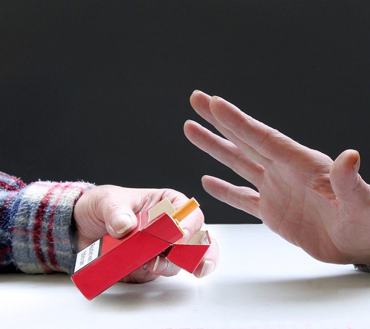 Palenie papierosów – jakim sposobem płacić mniej? Pozyskaj nabijarkę